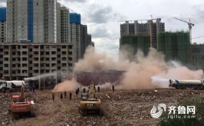 济南市中区三万余平违建被拆除 现场震撼